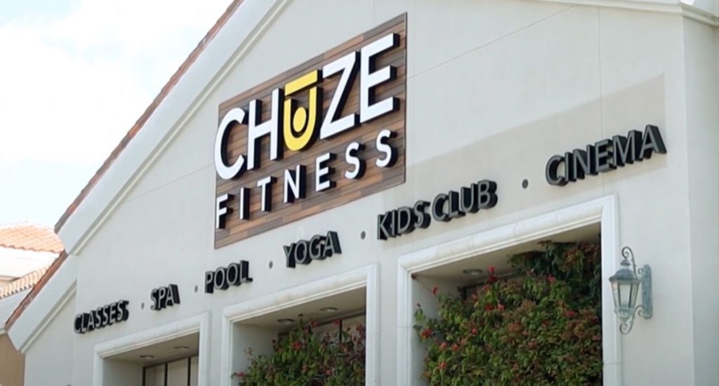 Entrada exterior de Chuze Fitness